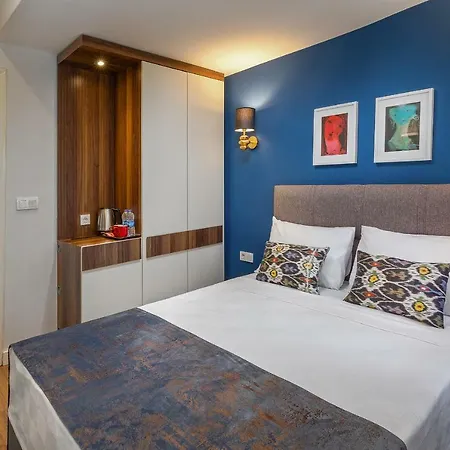 Mono Hotel 3*